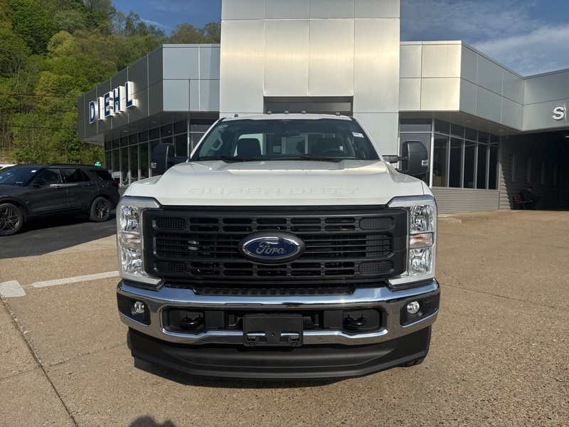 2025 Ford F-350 XL photo 2