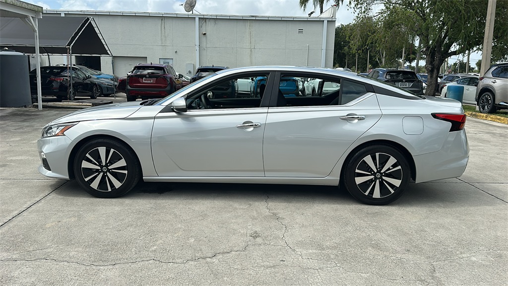 2022 Nissan Altima 2.5 SV photo 4