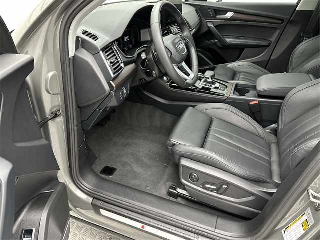 2023 Audi Q5 45 S line Premium Plus photo 3