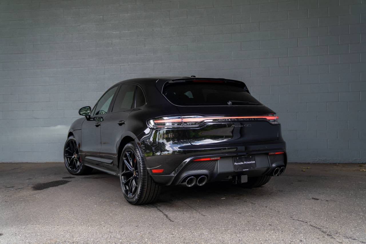2025 Porsche Macan GTS photo 3