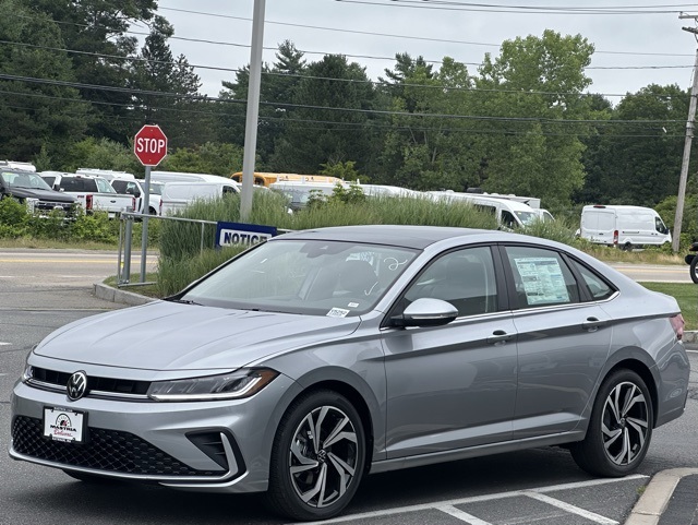 2025 Volkswagen Jetta SEL photo 4