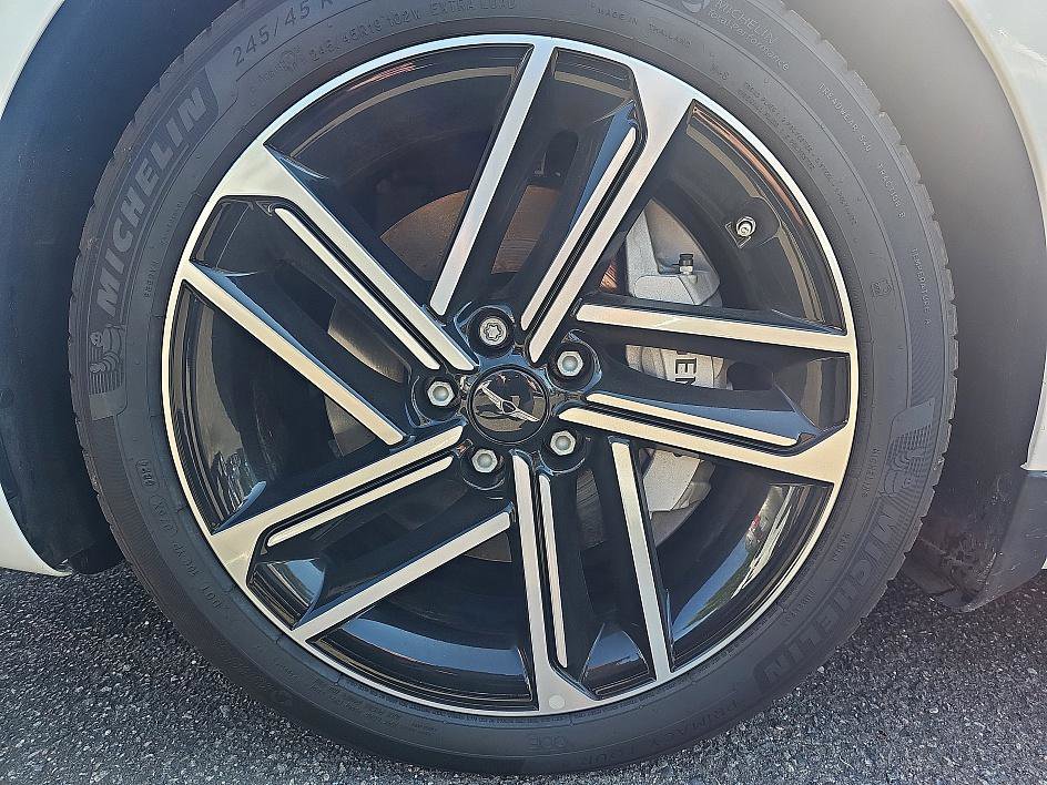 2025 Genesis G80 2.5T Advanced photo 9