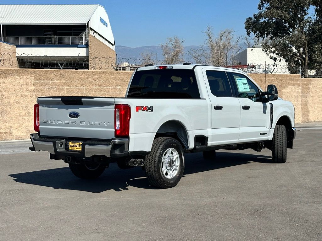 2025 Ford F-250 XLT photo 2