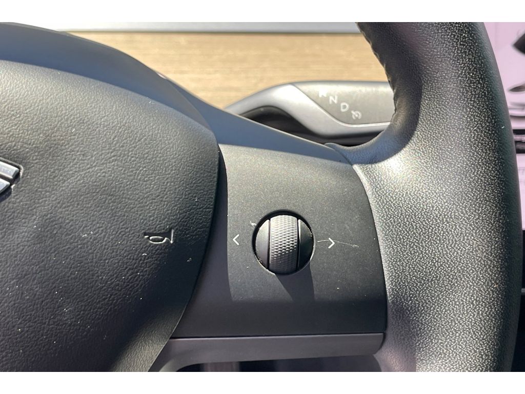 2020 Tesla Model 3 Standard Range photo 26