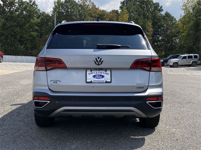 2022 Volkswagen Taos SEL photo 4