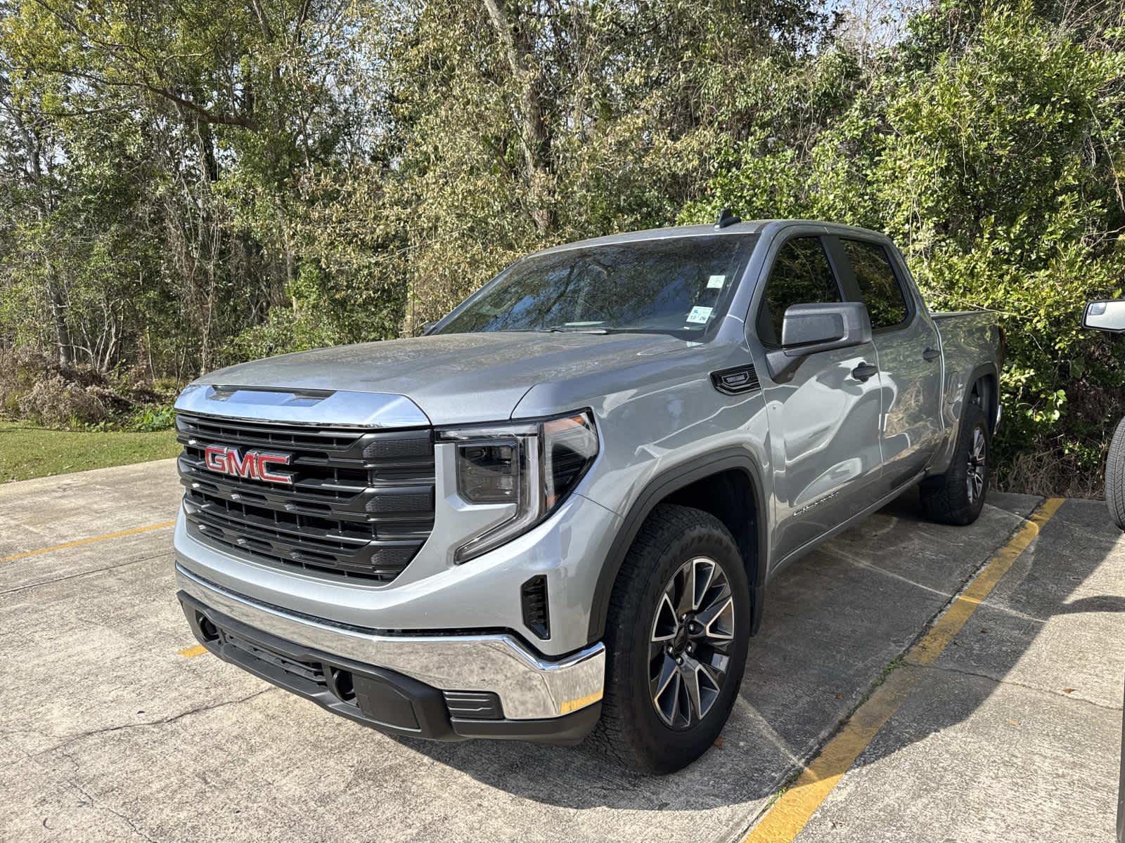 2024 GMC Sierra 1500 Pro's photo