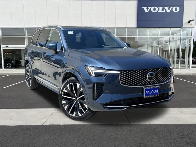 2025 Volvo XC90 Core's photo