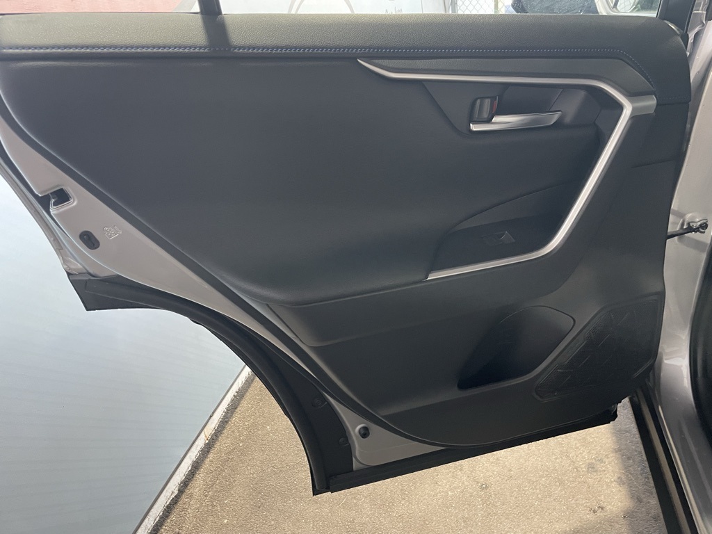 2025 Toyota RAV4 Hybrid XSE photo 25