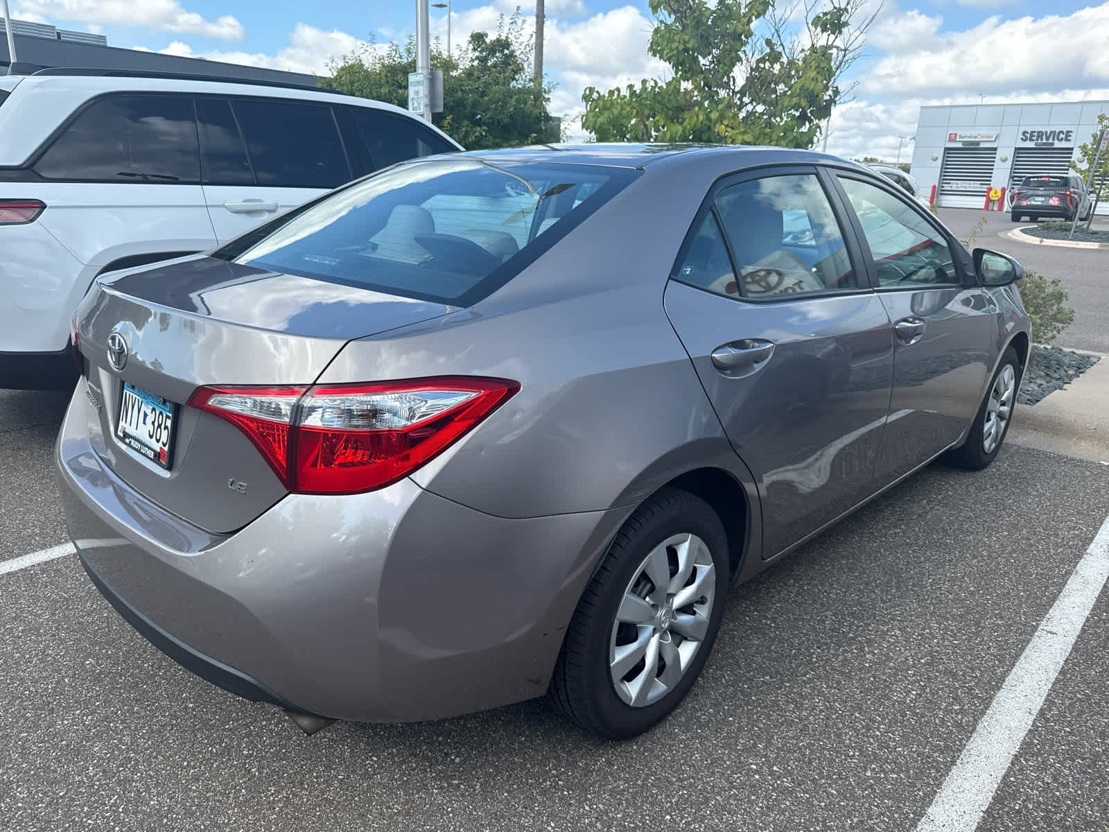 2016 Toyota Corolla LE photo 2