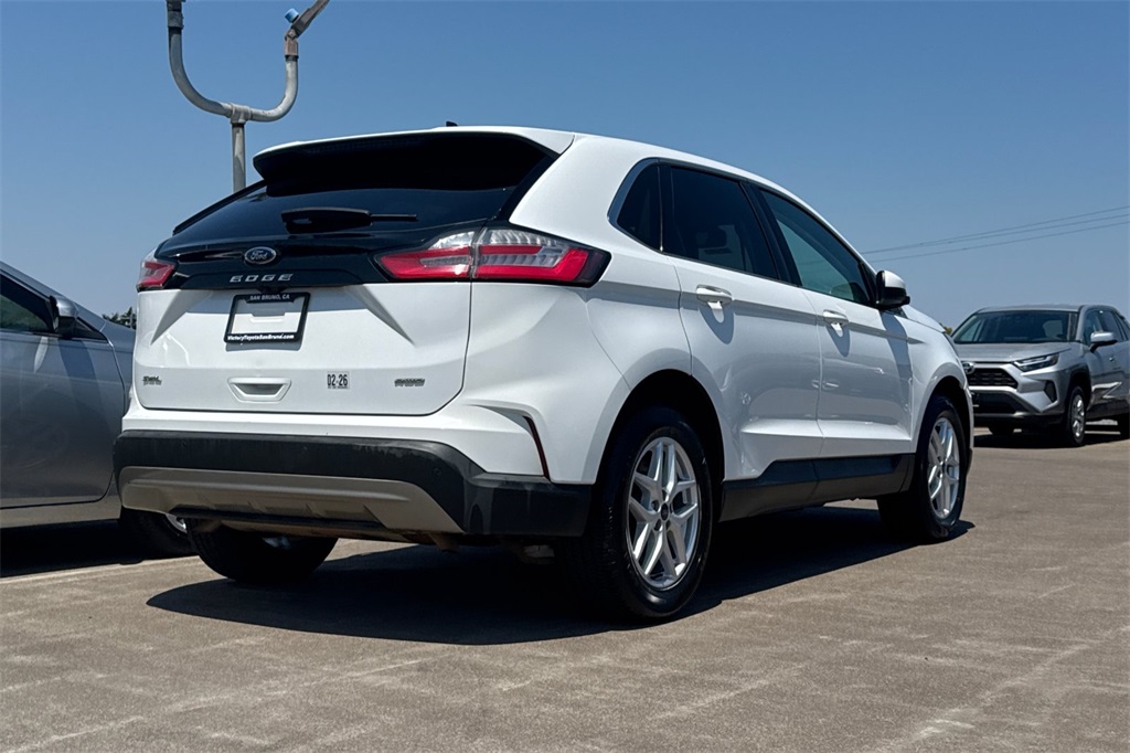 2022 Ford Edge SEL photo 4