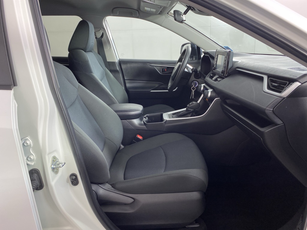 2022 Toyota RAV4 LE photo 15