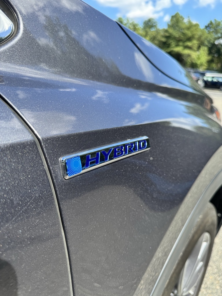 2022 Honda CR-V Hybrid Touring photo 8