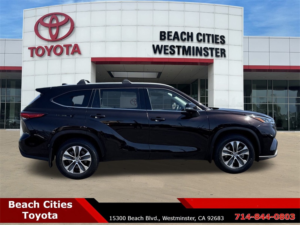 2022 Toyota Highlander XLE photo 11