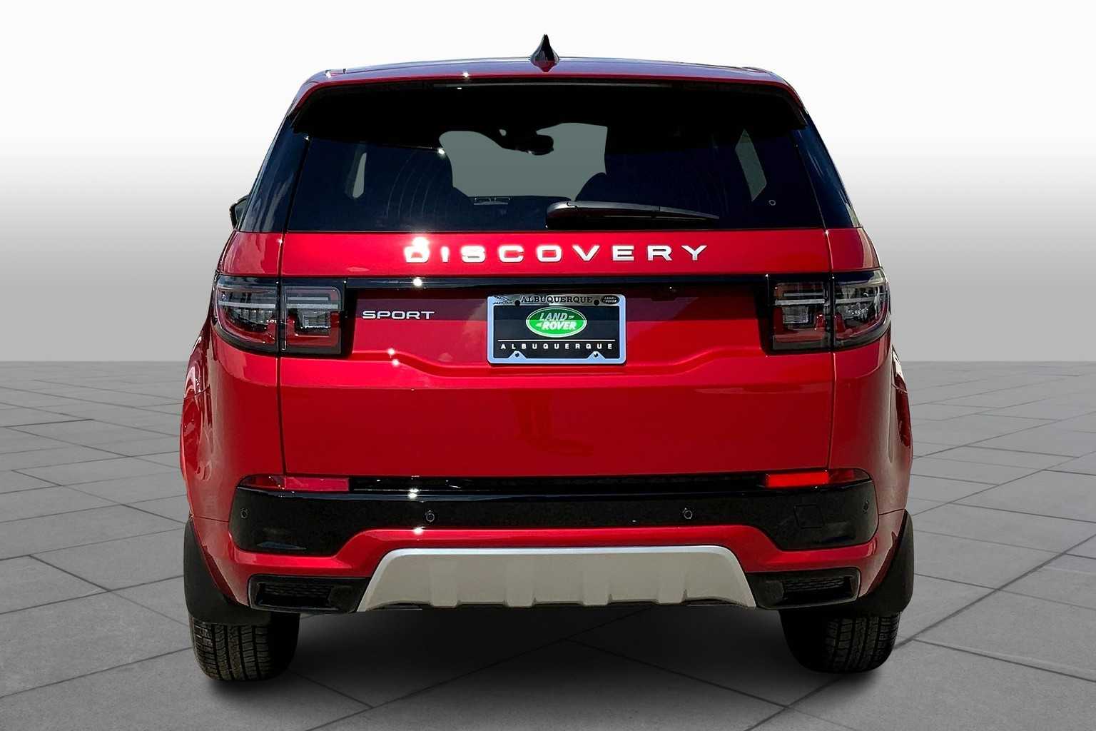 2025 Land Rover Discovery Sport S photo 4