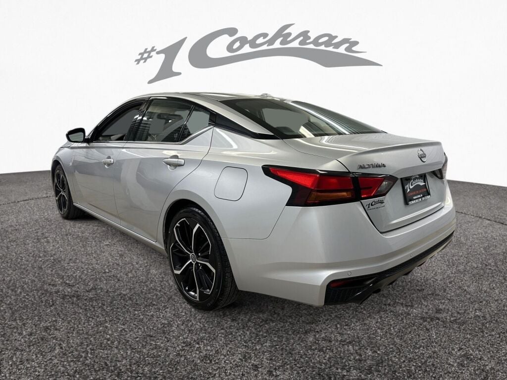 2023 Nissan Altima 2.5 SR photo 18