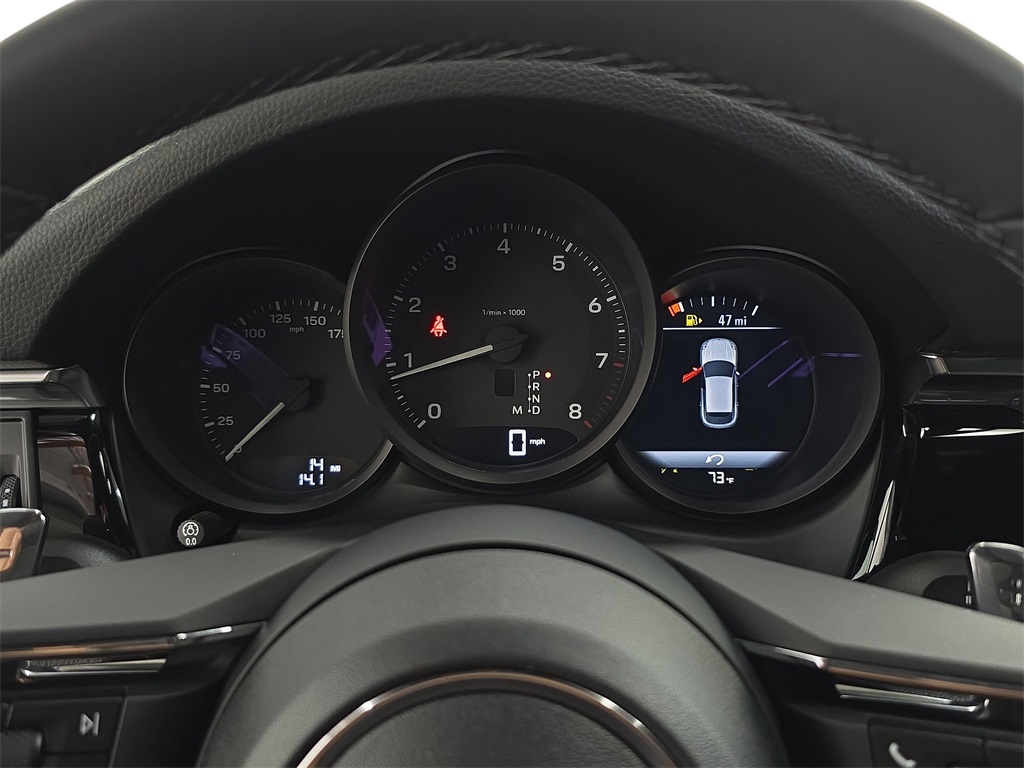 2026 Porsche Macan T photo 15
