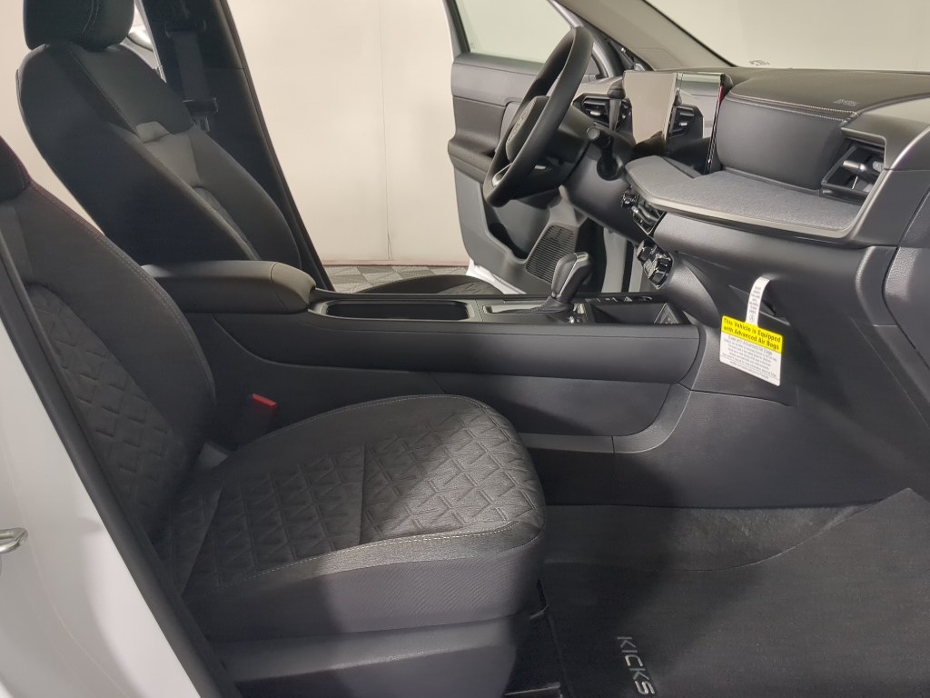 2026 Nissan Kicks SV photo 14