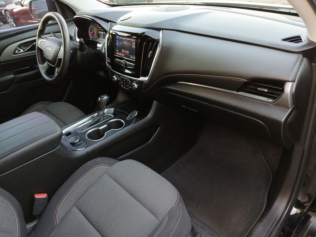 2020 Chevrolet Traverse LS photo 29