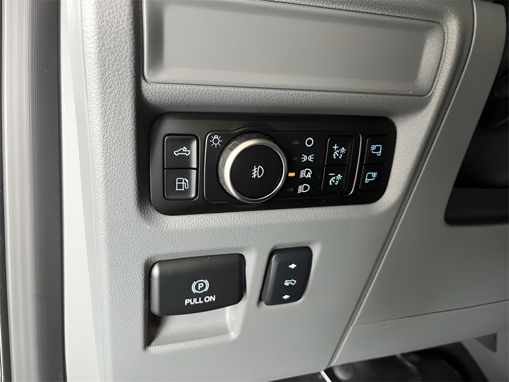 2025 Ford F-150 Lariat photo 17