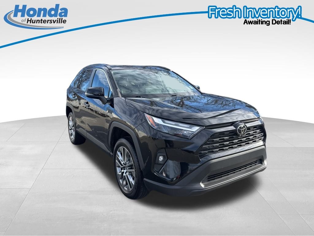 2023 Toyota RAV4 XLE Premium's photo