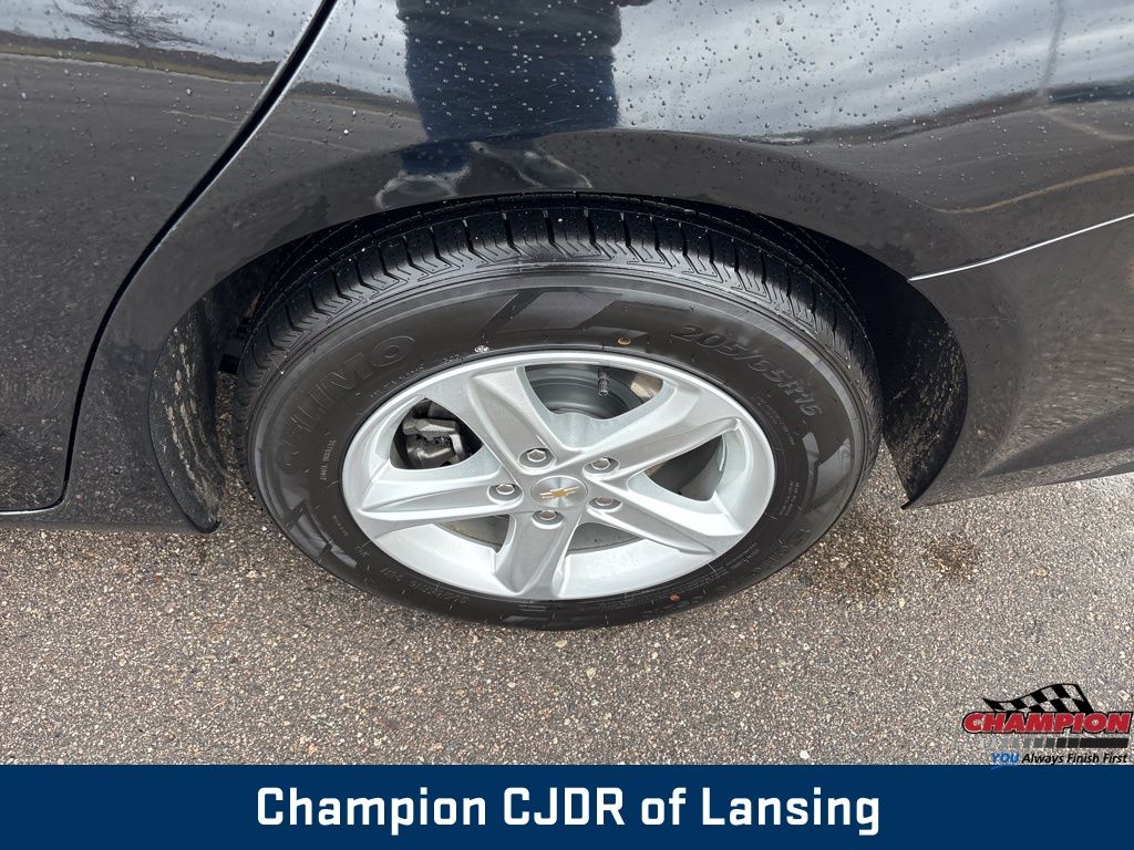 2023 Chevrolet Malibu 1LT photo 4