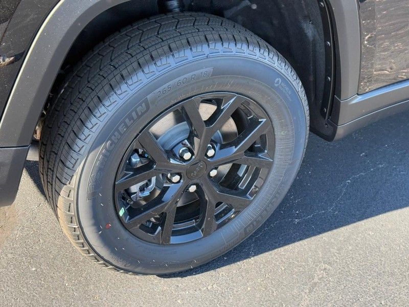 2025 Jeep Grand Cherokee Altitude X photo 4