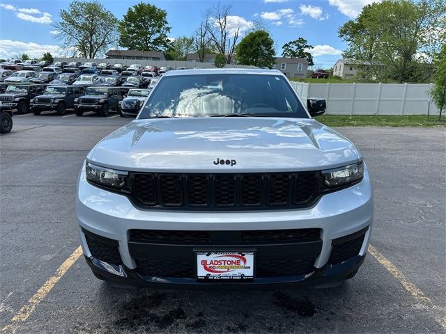 2025 Jeep Grand Cherokee Altitude X photo 2