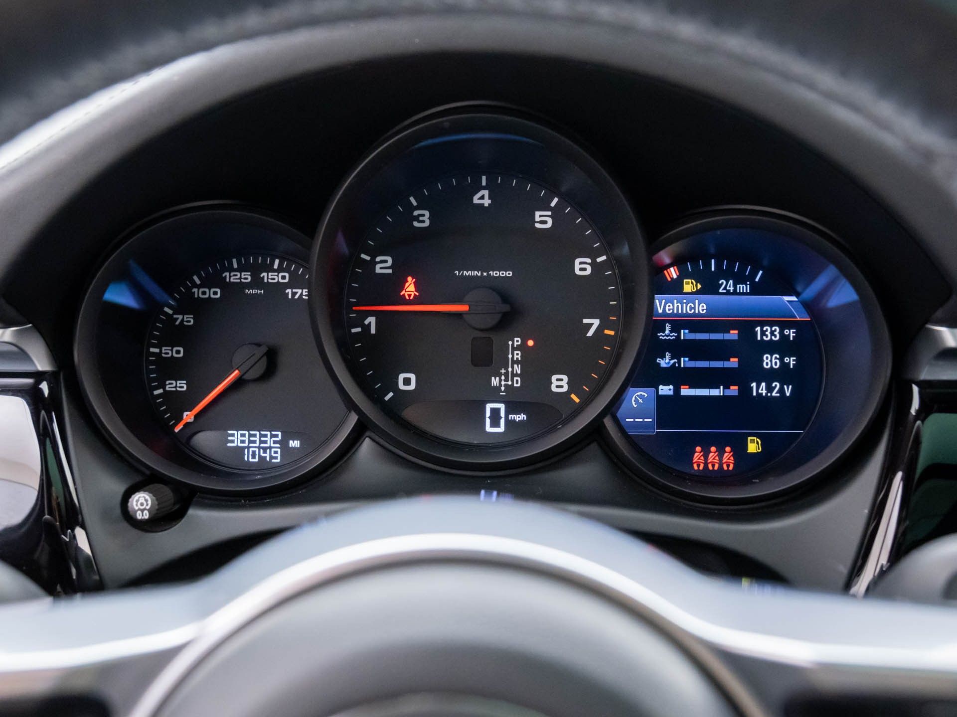 2021 Porsche Macan Base photo 21