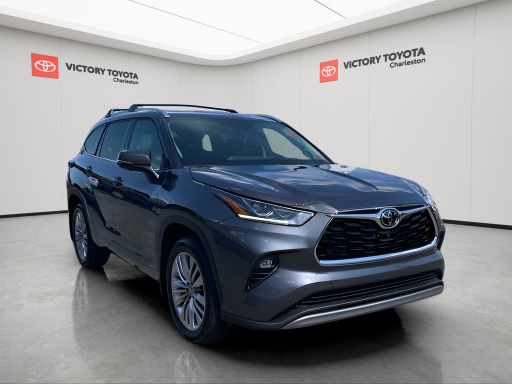 2025 Toyota Highlander Platinum photo 6
