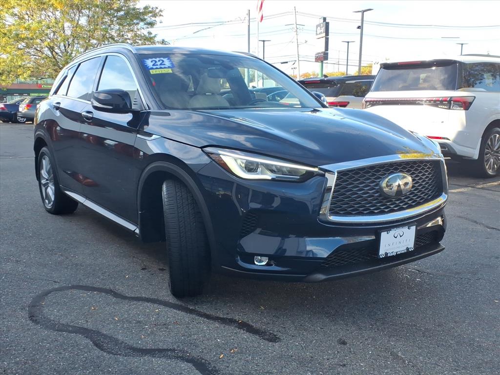 2022 Infiniti QX50 Luxe photo 3