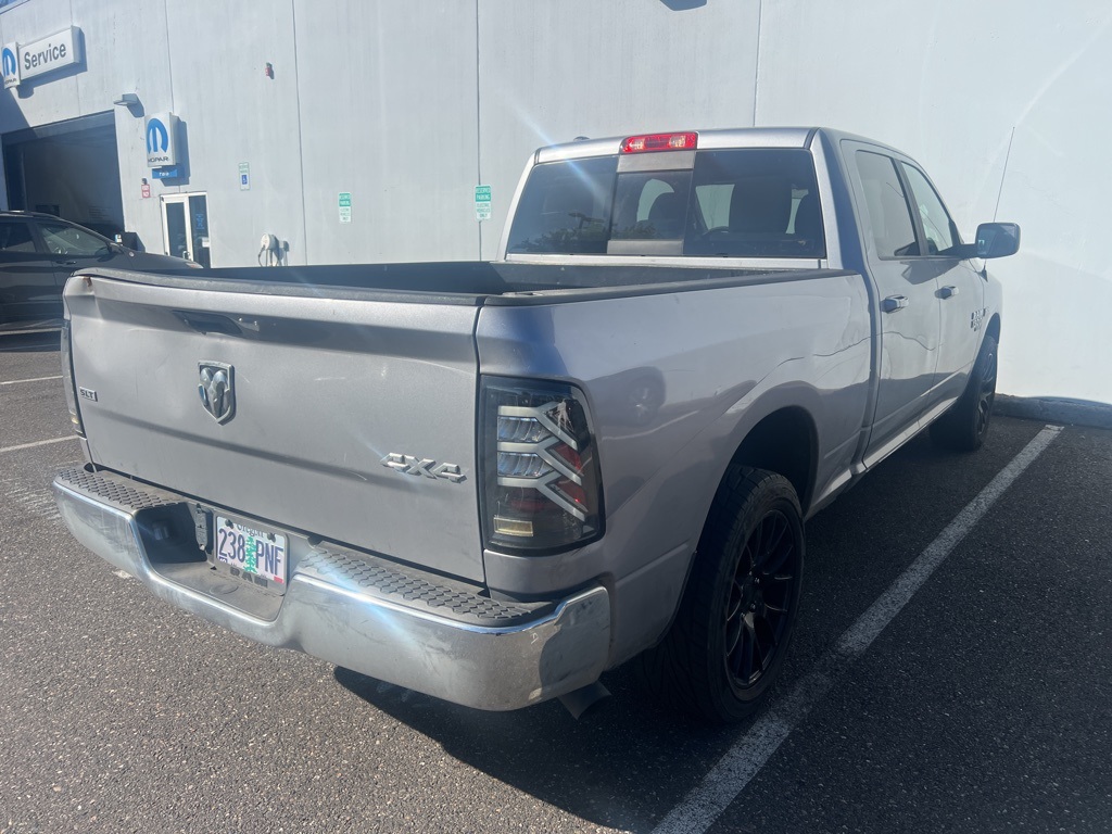 2020 Ram 1500 Classic SLT photo 3