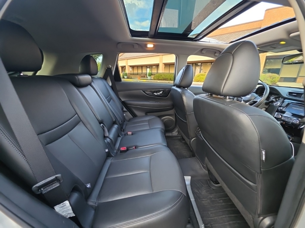 2017 Nissan Rogue SL photo 14