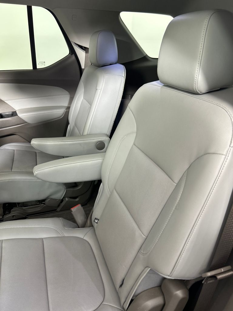 2021 Chevrolet Traverse Premier photo 23
