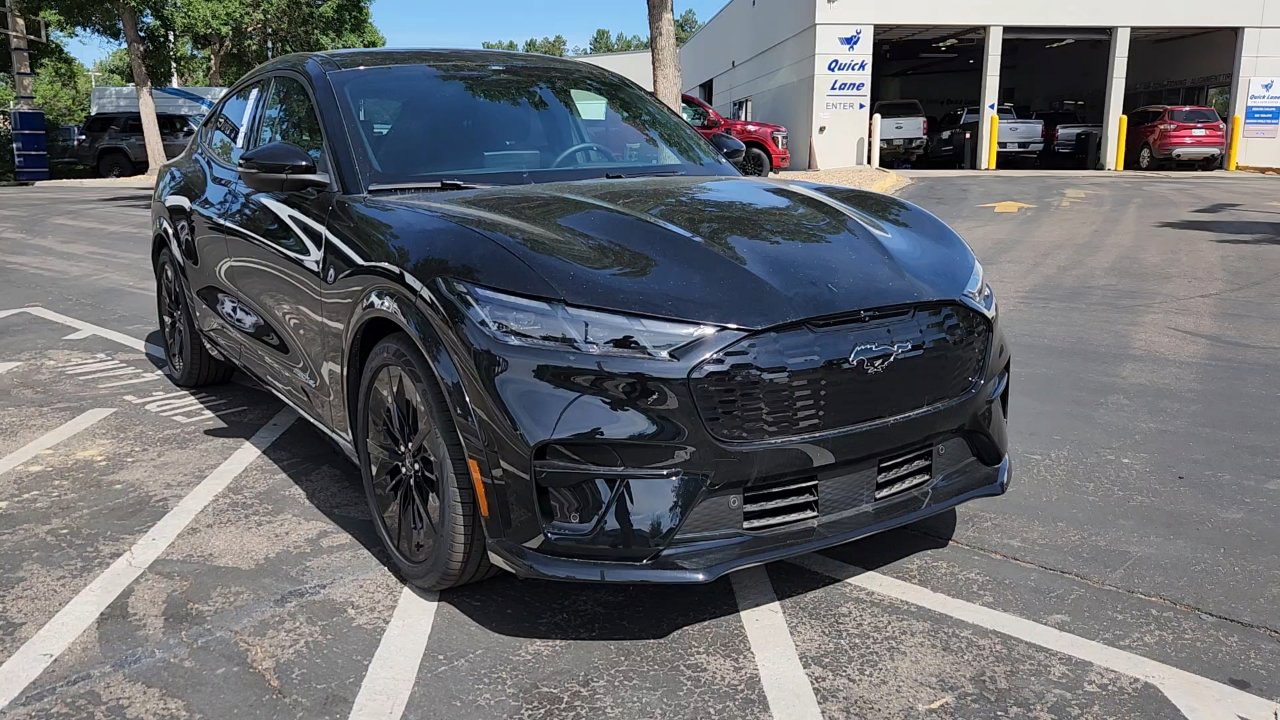 2025 Ford Mustang Mach-E GT photo 13