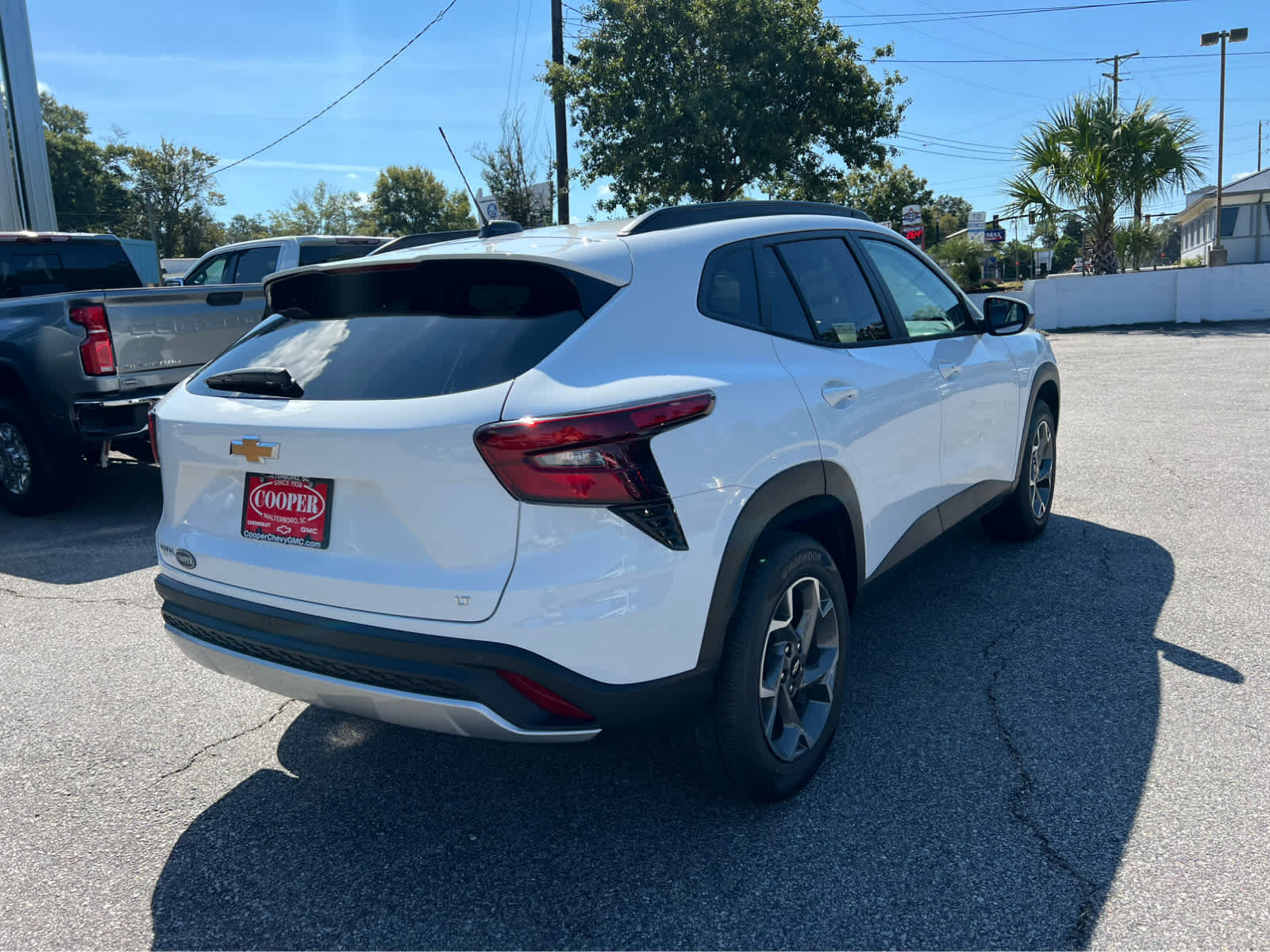 2025 Chevrolet Trax photo 3