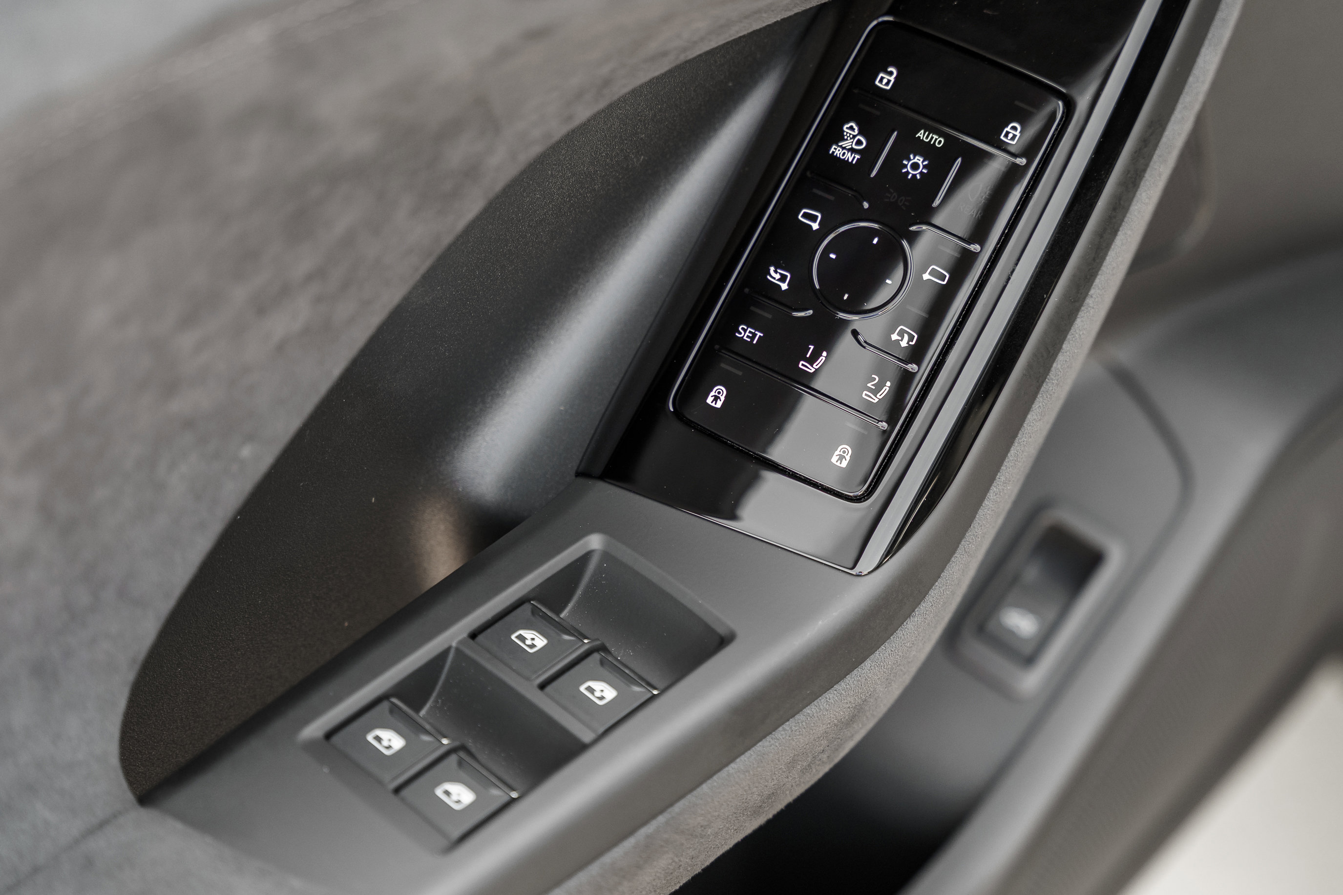 2025 Audi SQ6 photo 25