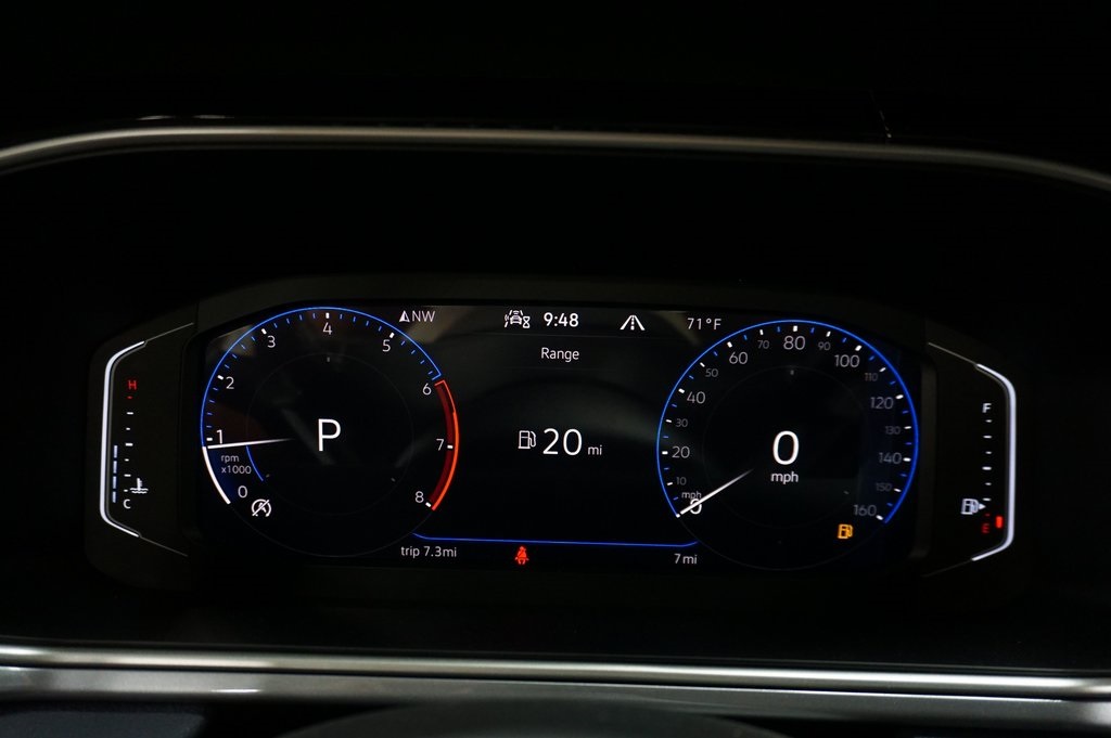 2025 Volkswagen Taos SEL photo 18