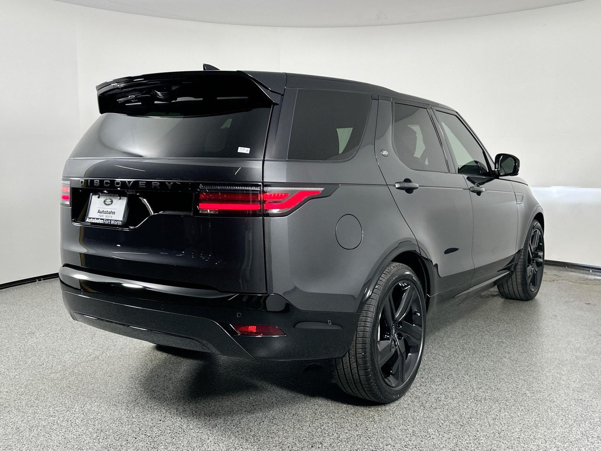 2025 Land Rover Discovery SE photo 4