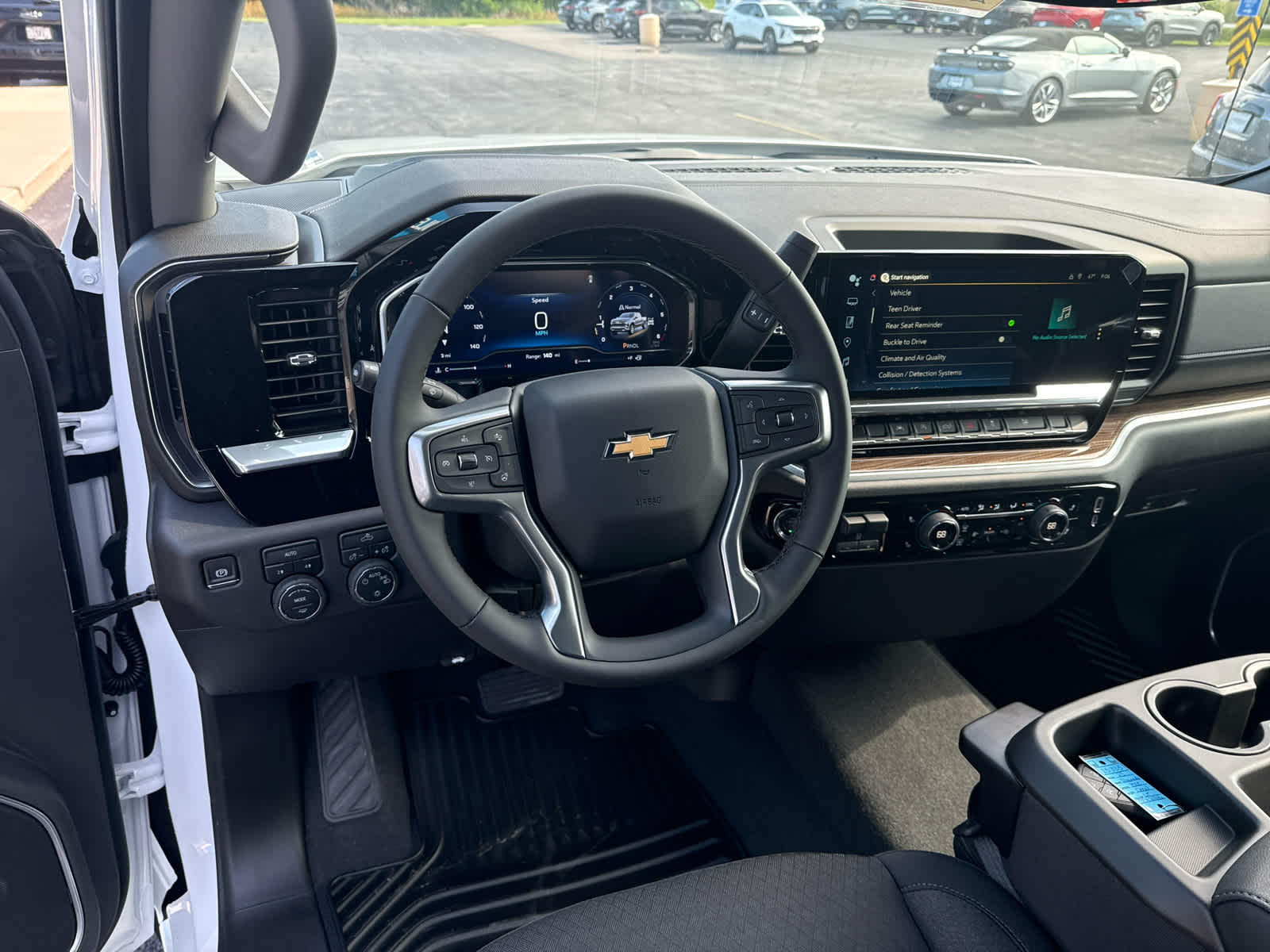 2025 Chevrolet Silverado 1500 LT photo 5