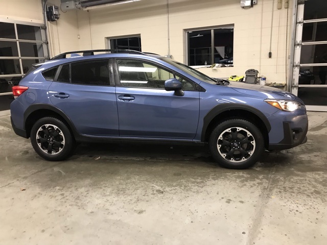 2023 Subaru Crosstrek Premium photo 2