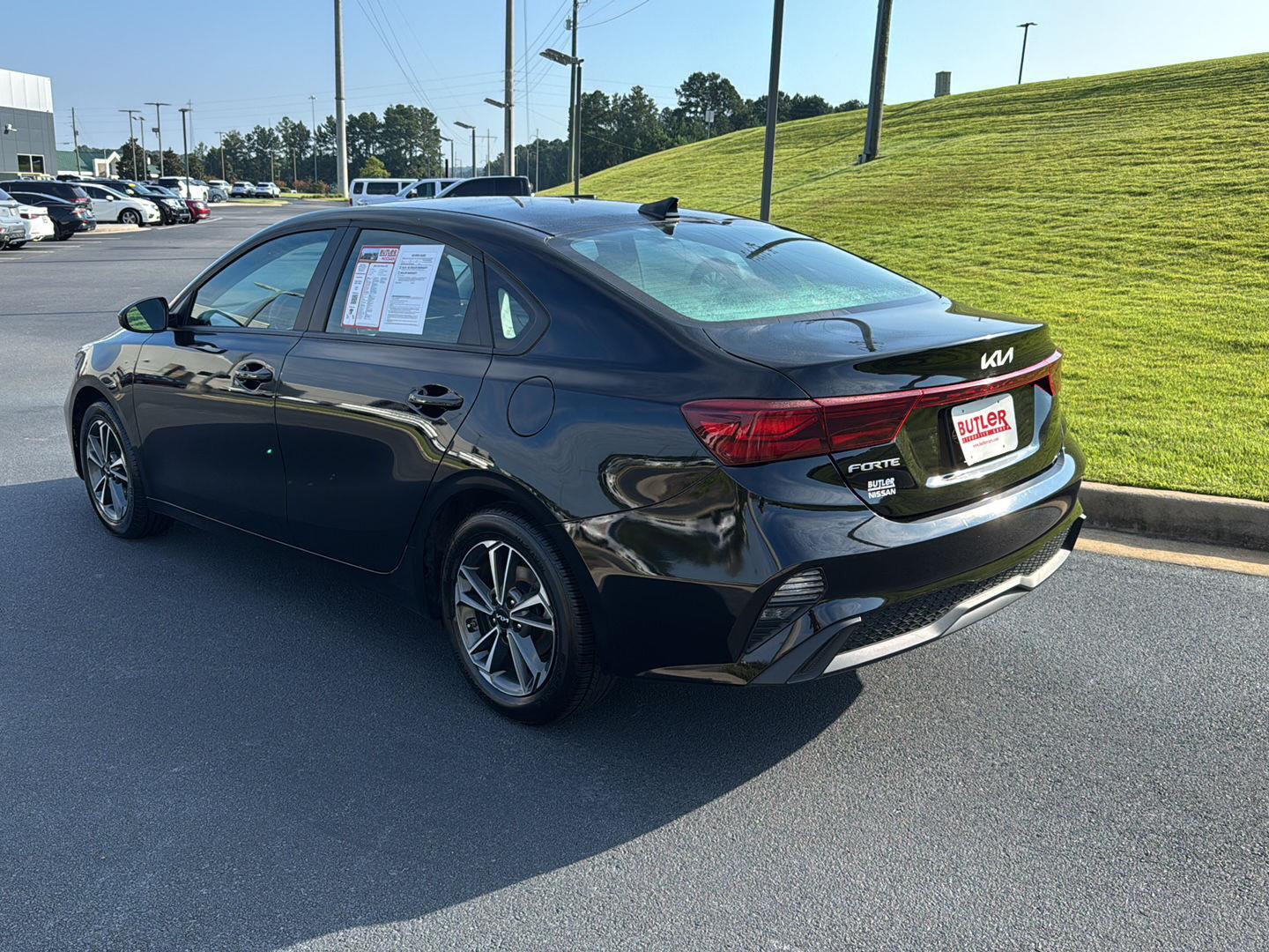2023 Kia Forte LXS photo 2