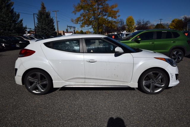 2015 Hyundai Veloster Turbo photo 2