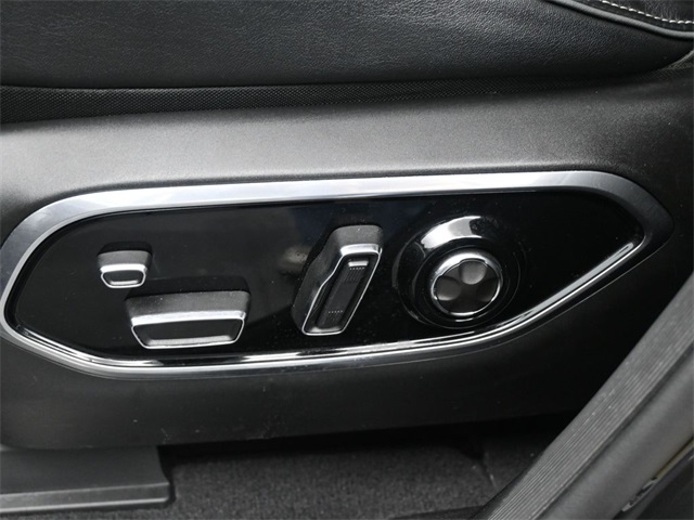 2022 Jeep Grand Cherokee Overland photo 18