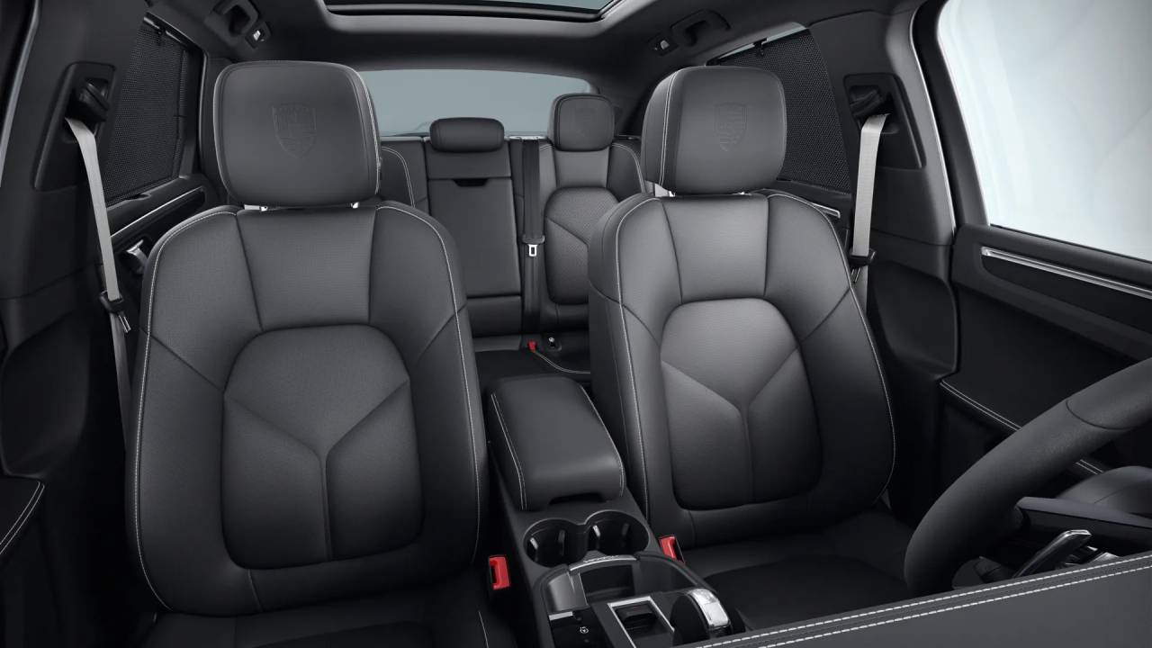 2026 Porsche Macan T photo 11