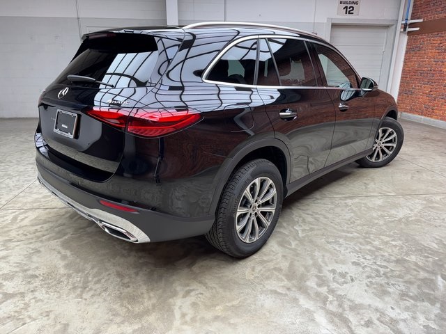 2025 Mercedes Benz GLC 300 4MATIC photo 4