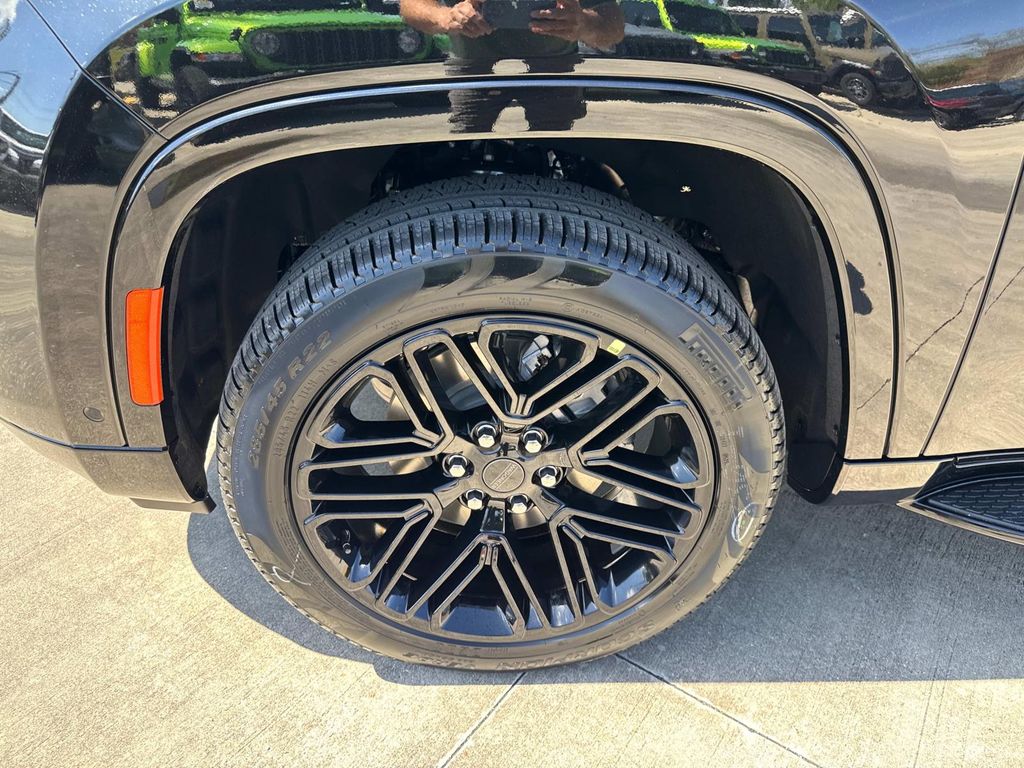 2025 Jeep Wagoneer Series II Carbide photo 3