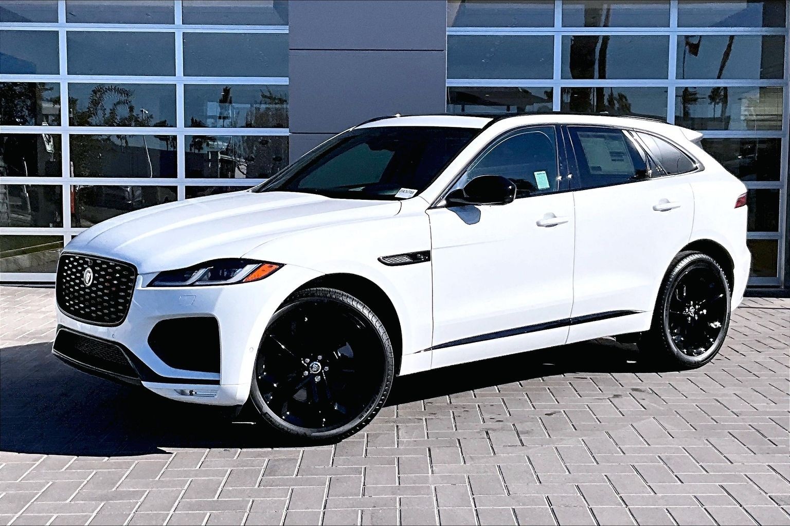 2026 Jaguar F-Pace R-Dynamic S's photo