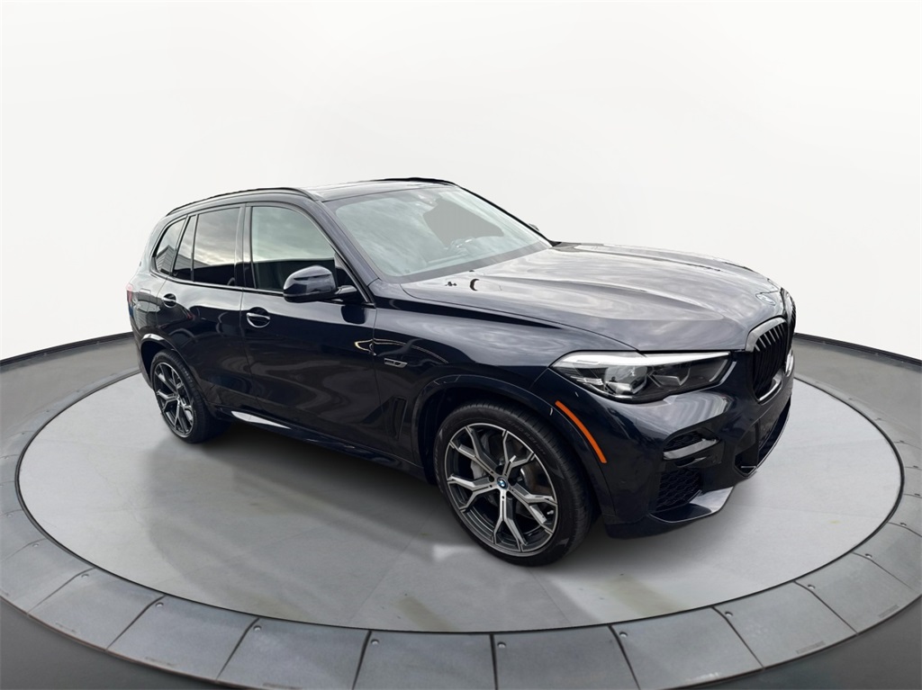 2022 BMW X5 45e's photo