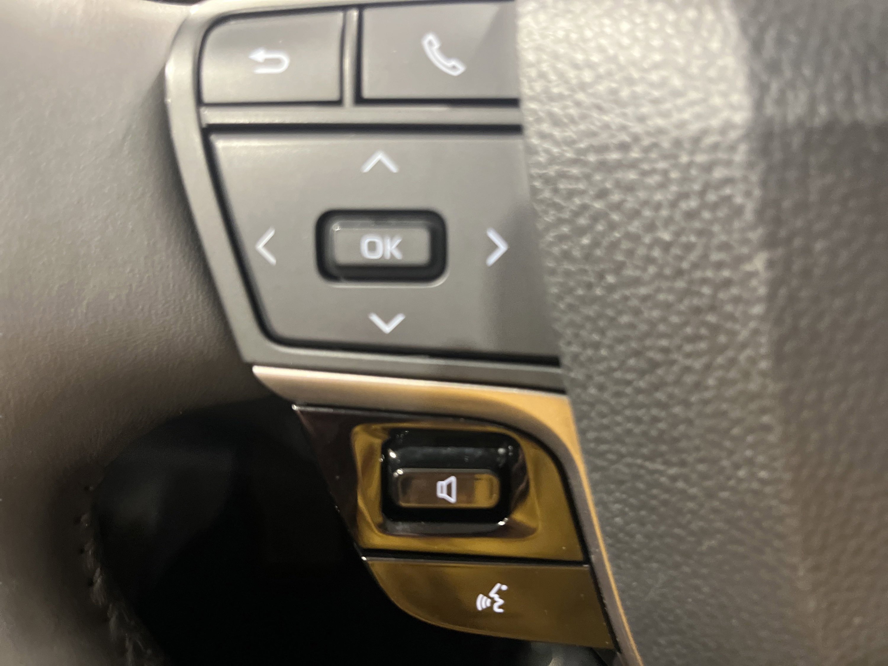 2025 Toyota Camry LE photo 15