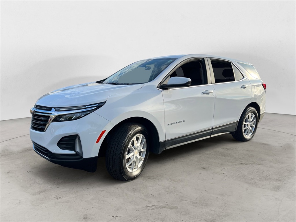 2022 Chevrolet Equinox LT photo 3